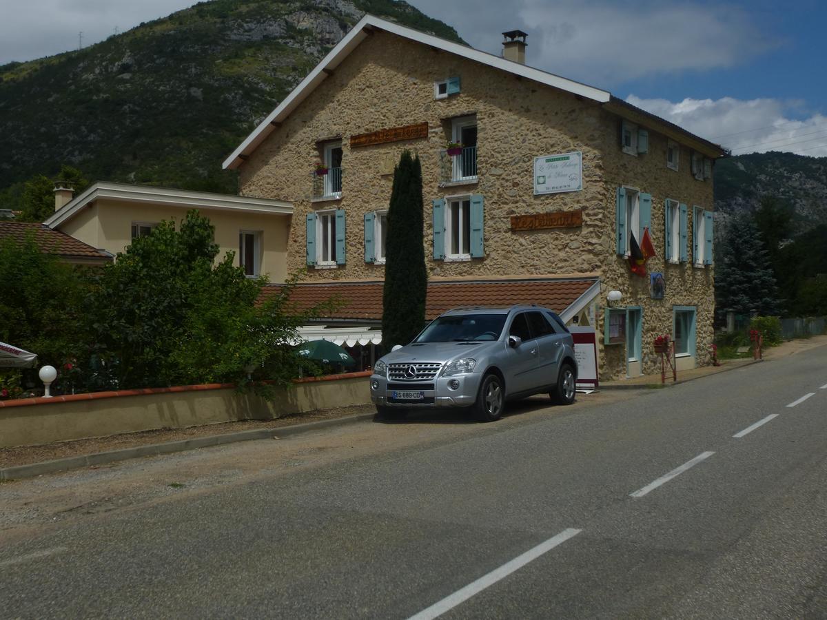 La Petite Auberge De Niaux Exterior photo