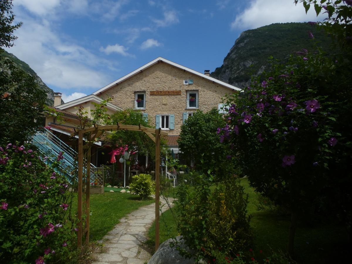 La Petite Auberge De Niaux Exterior photo